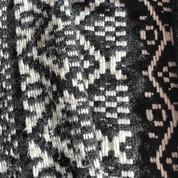 Velvet by Graham & Spencer Cardigan Sweater Women’s Black Ivory Coatigan Size ML - Picture 10 of 11